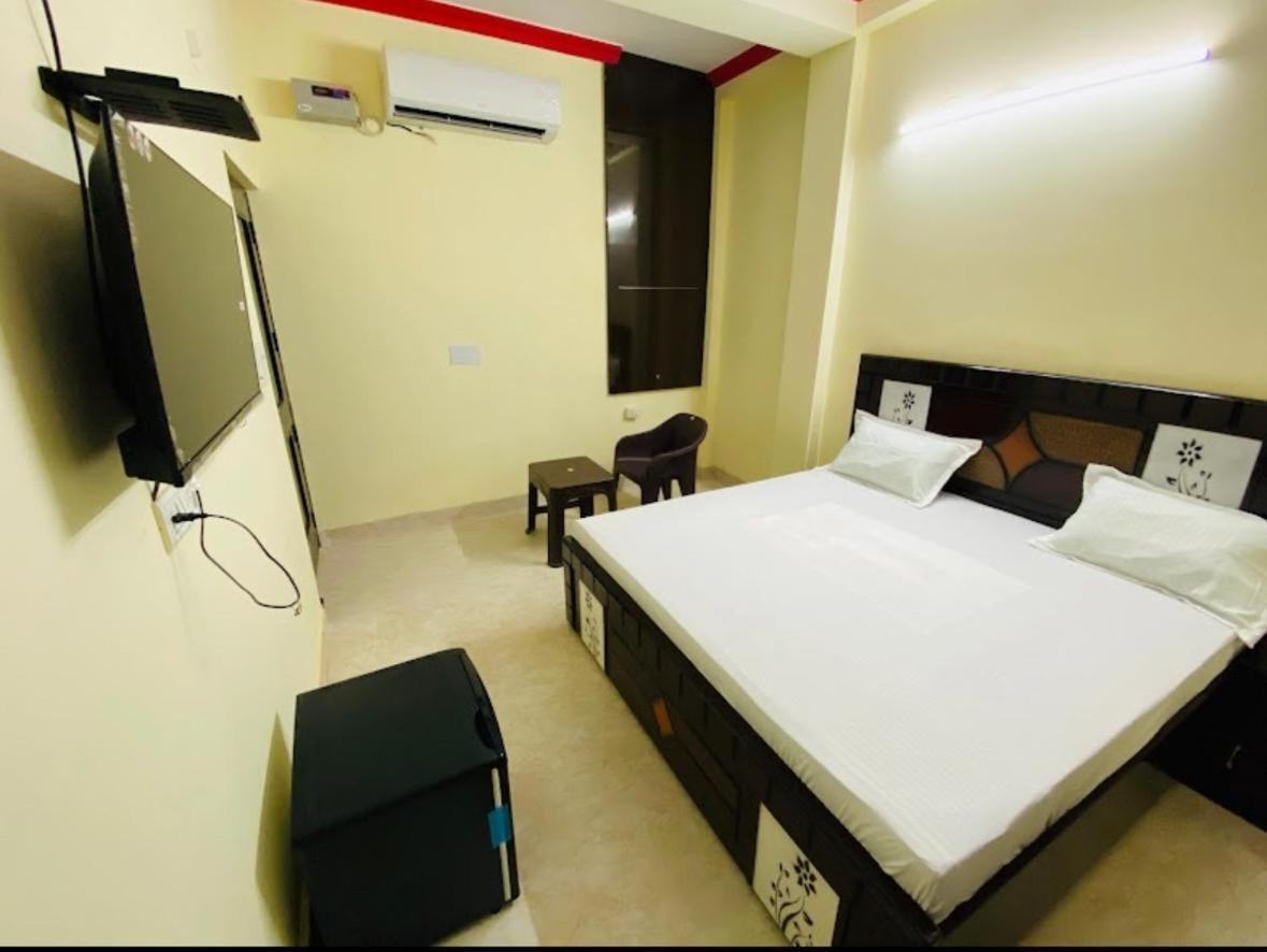 Hotel Golden Bridge Nueva Delhi Exterior foto